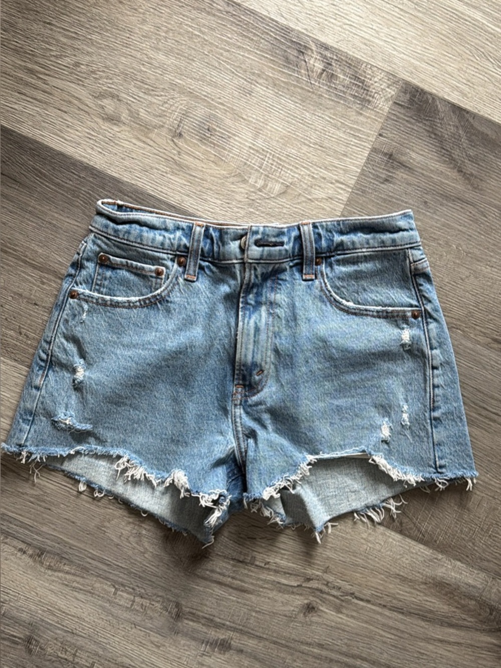 Abercrombie and Fitch High Rise Mom Short 26 Waist